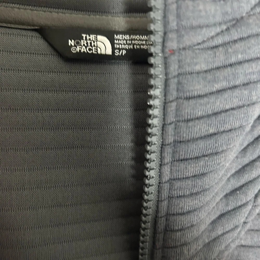 NWOT The North Face CP2X Jacket Men’s Size S Quilted Gray & Red Full Zip Hooded
